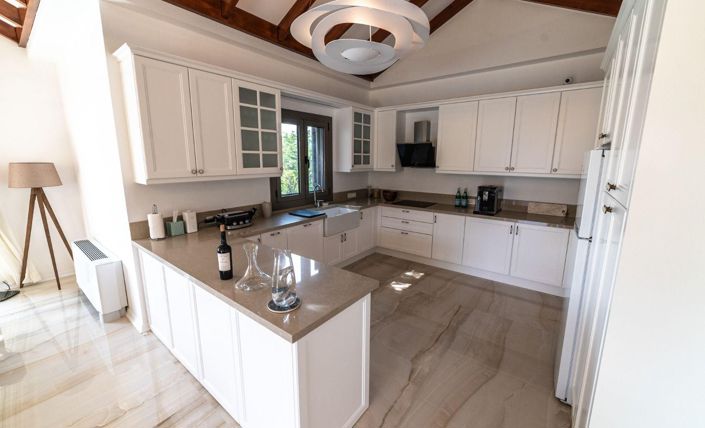 Image No.11-3 Bed Villa for sale