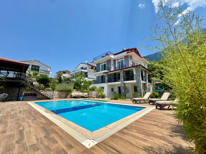 Image No.4-7 Bed Villa for sale