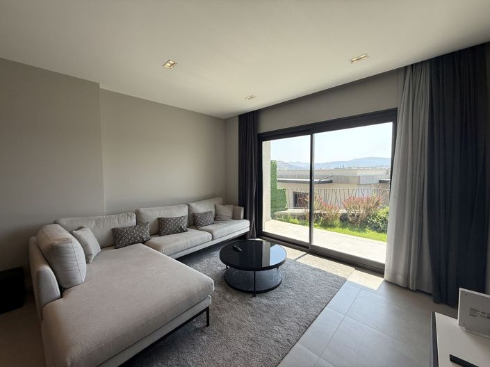 Image No.10-3 Bed Apartment for sale