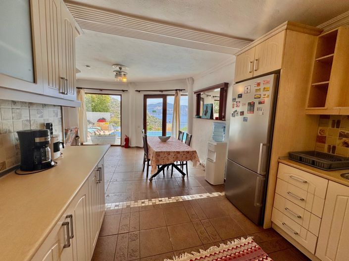 Image No.10-5 Bed Villa for sale