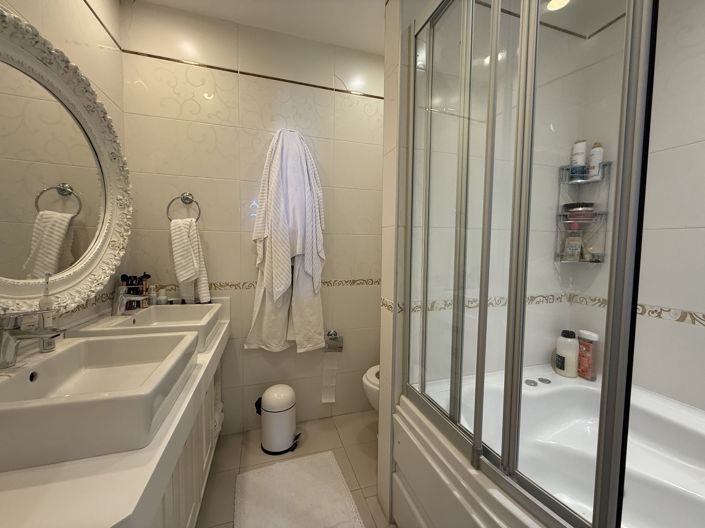 Image No.19-3 Bed Apartment for sale