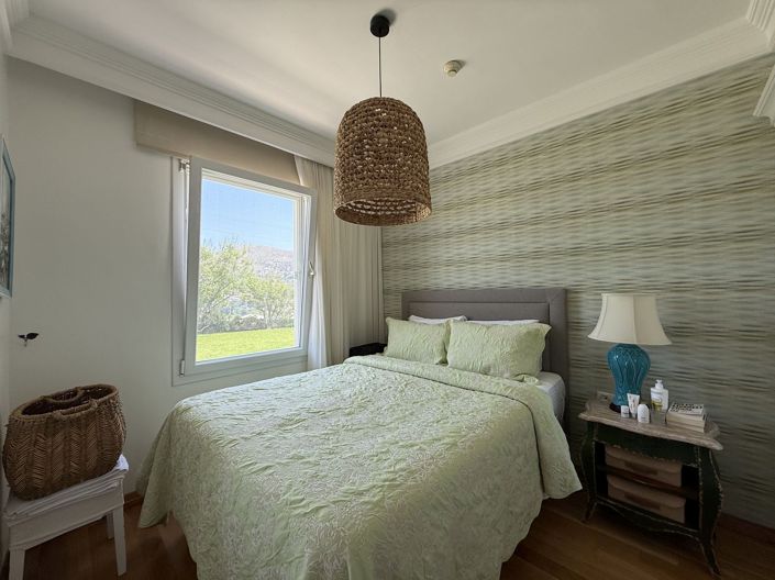 Image No.20-3 Bed Apartment for sale