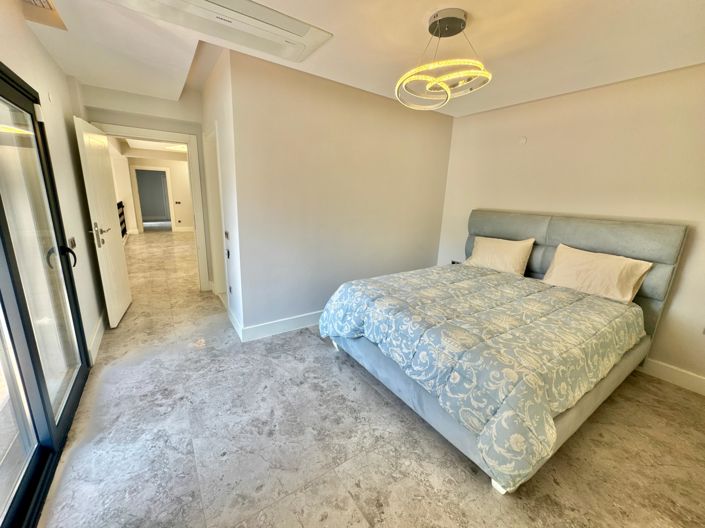 Image No.18-4 Bed Villa for sale