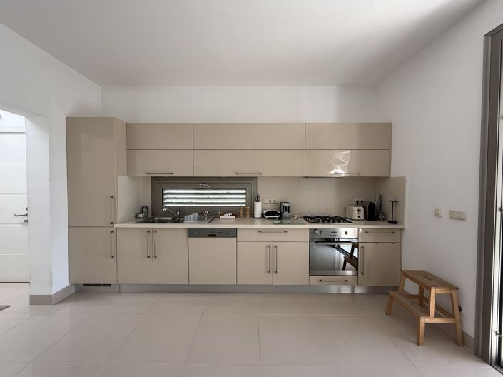 Image No.10-3 Bed Apartment for sale