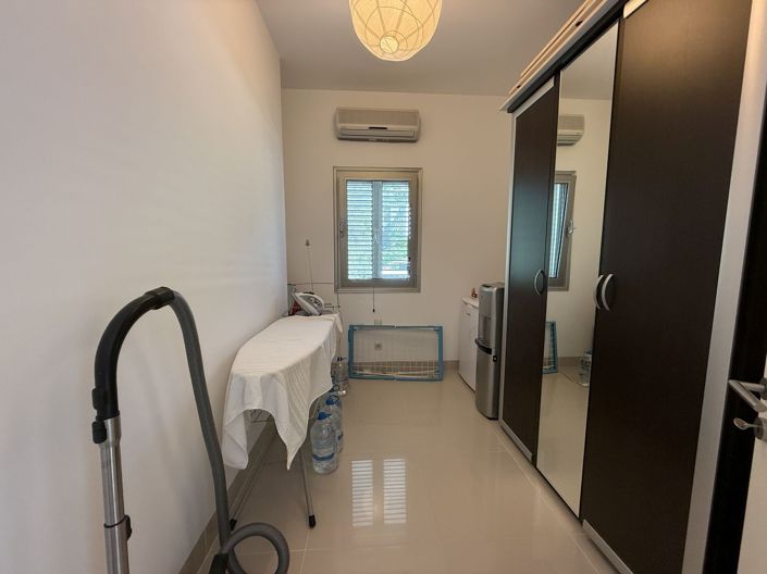 Image No.20-3 Bed Apartment for sale