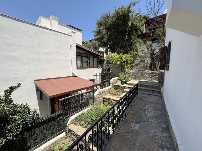 Image No.17-2 Bed Villa for sale