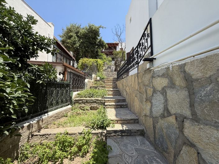 Image No.20-2 Bed Villa for sale