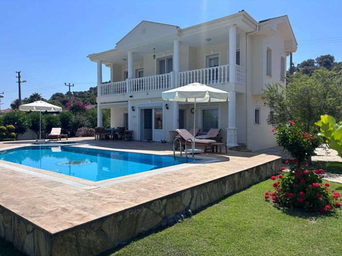 Image No.1-3 Bed Villa for sale