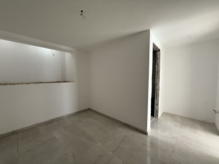 Image No.14-5 Bed Villa for sale