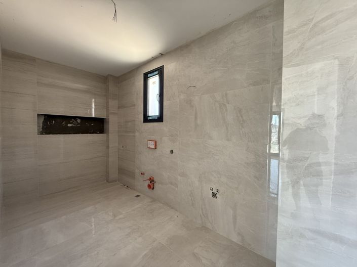 Image No.18-5 Bed Villa for sale