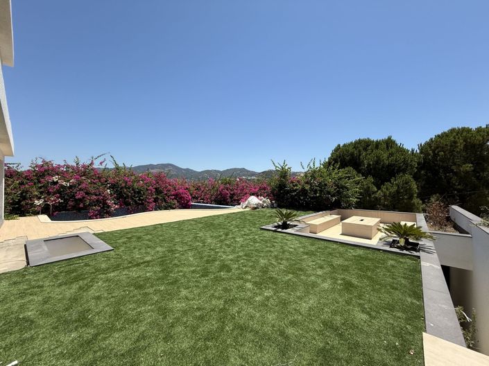 Image No.8-5 Bed Villa for sale