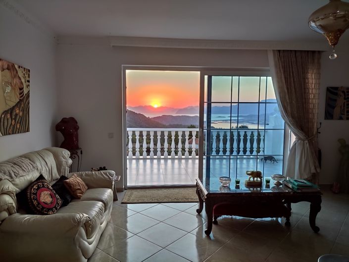 Image No.12-7 Bed Villa for sale