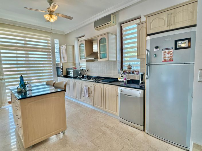 Image No.13-4 Bed Villa for sale