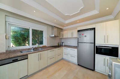 Furnished Investment Property For Sale In Alanya - Stylish fully fitted kitchen with white goods