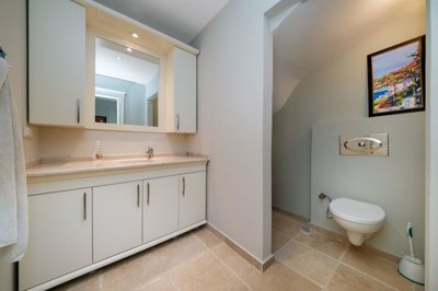 Furnished Investment Property For Sale In Alanya - First bathroom