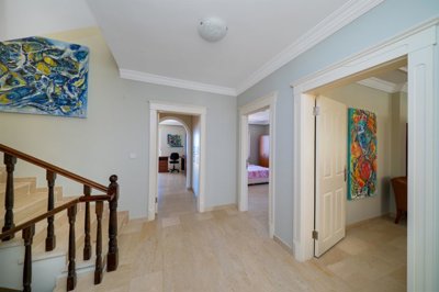 Furnished Investment Property For Sale In Alanya - First floor landing