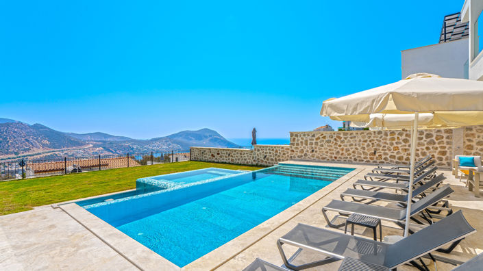Image No.1-6 Bed Villa for sale