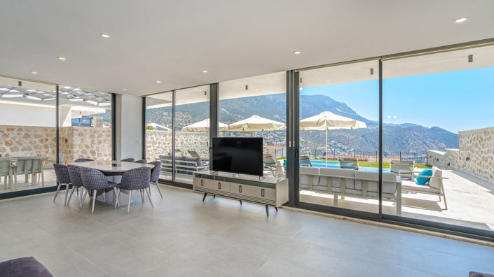 Image No.10-6 Bed Villa for sale