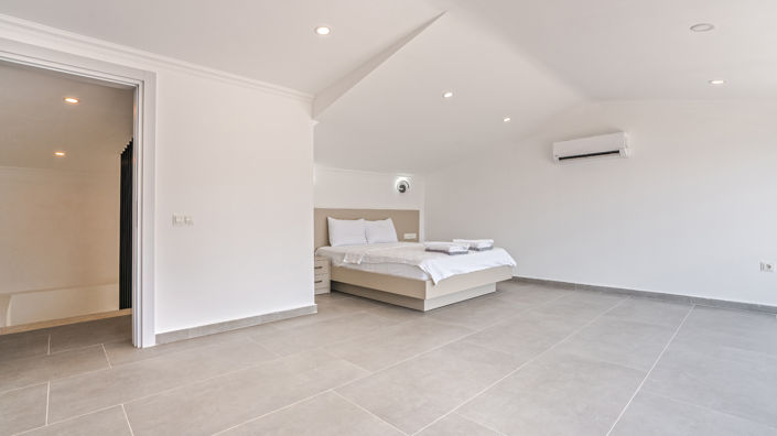 Image No.20-6 Bed Villa for sale