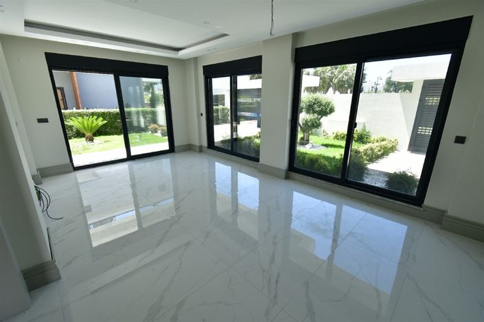 Image No.9-2 Bed Villa for sale