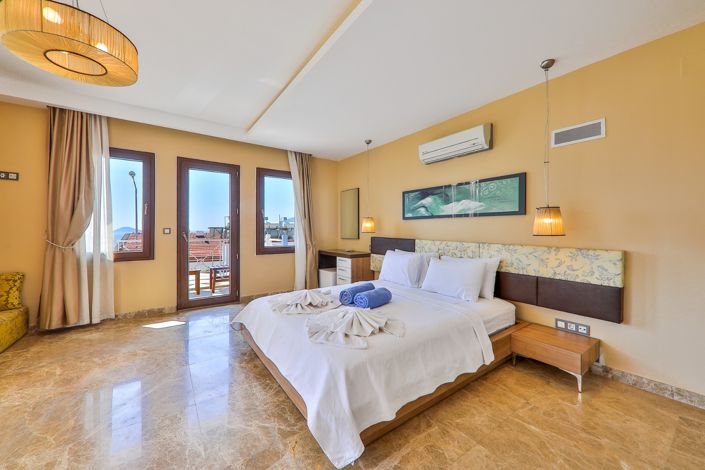 Image No.10-5 Bed Villa for sale