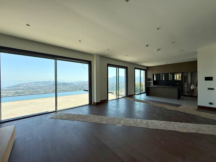 Image No.10-4 Bed Villa for sale