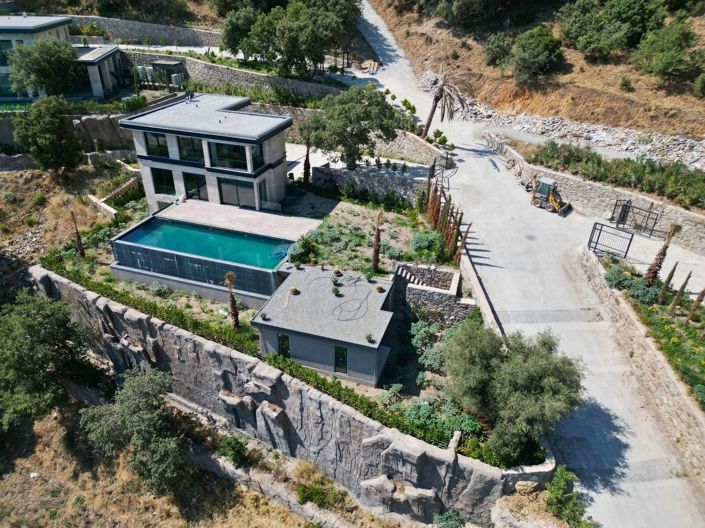 Image No.2-4 Bed Villa for sale