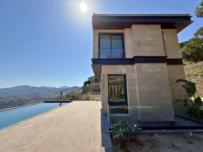 Image No.3-4 Bed Villa for sale