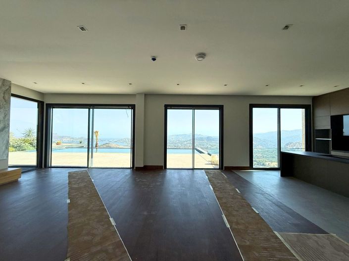 Image No.9-4 Bed Villa for sale