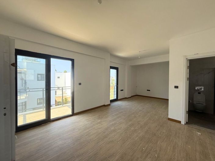 Image No.10-3 Bed Apartment for sale