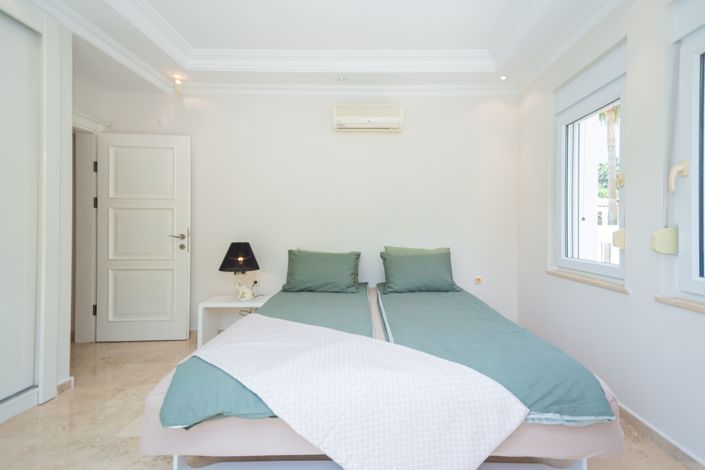 Image No.17-2 Bed Apartment for sale