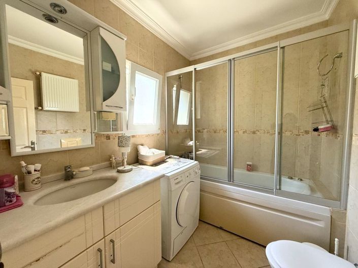 Image No.10-3 Bed Villa for sale