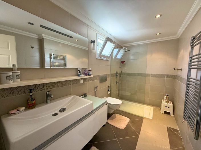 Image No.17-3 Bed Villa for sale