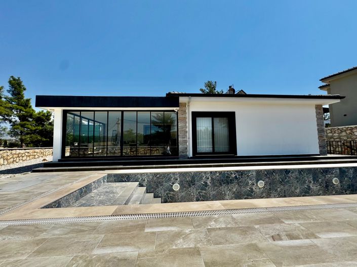 Image No.1-3 Bed Bungalow for sale