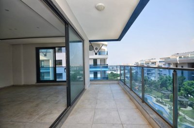 Tastefully-Designed Apartment For Sale In Alanya - Balcony from the living space