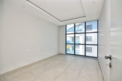Tastefully-Designed Apartment For Sale In Alanya - Good-sized bedroom