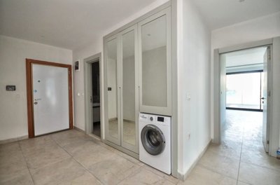 Tastefully-Designed Apartment For Sale In Alanya - Apartment entrance