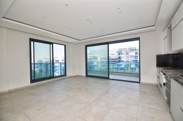 Image No.7-3 Bed Apartment for sale