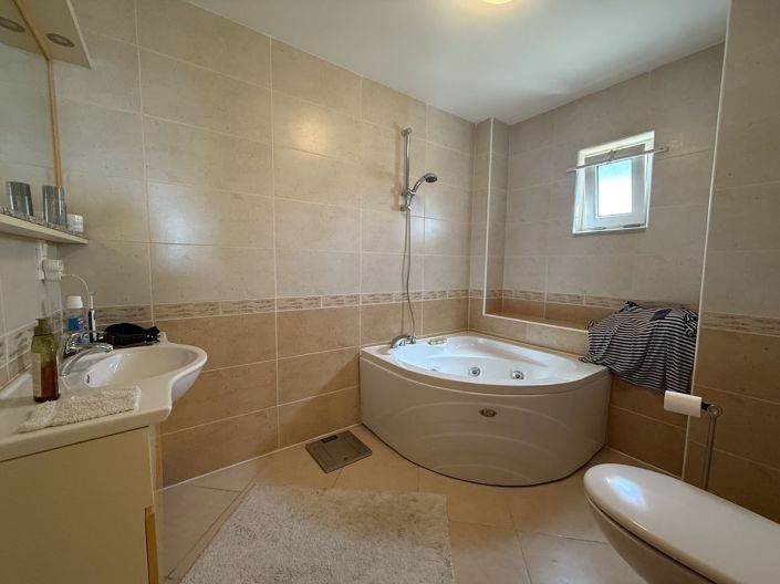 Image No.18-3 Bed Villa for sale