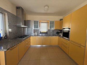 Sea View Triplex Bodrum Villa For Sale In Koyunbaba, Gumusluk - Trendy fully fitted kitchen