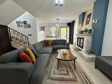 Semi-Detached Villa For Sale In Dalyan With A Shared Pool - Lounge and staircase