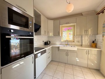 Spectacular Bodrum Villa With A Private Pool For Sale In Bogazici, Milas - Gorgeous fully fitted kitchen