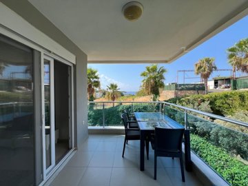 Key-Ready Luxury Apartment In Alanya - Large balcony from the kitchen