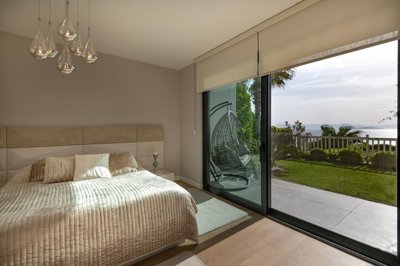 Sea View Apartment In Gumusluk, Bodrum For Sale – Bedroom with garden access