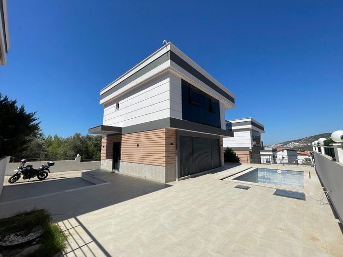 Image No.1-3 Bed Villa for sale