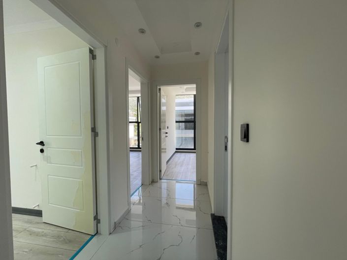 Image No.9-3 Bed Villa for sale