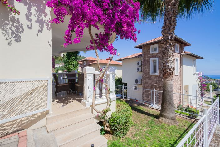 Image No.1-3 Bed Villa for sale