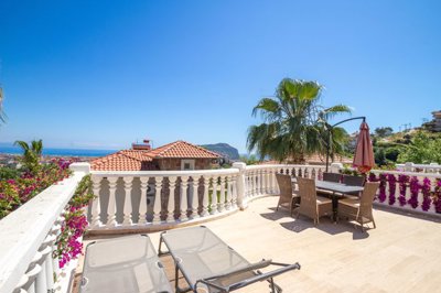 An Alluring Hillside Villa In Alanya For Sale - Amazing views