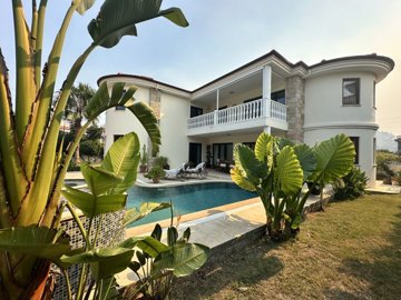 Prestigious Villa For Sale In Central Dalyan - A stunning five bedroom villa