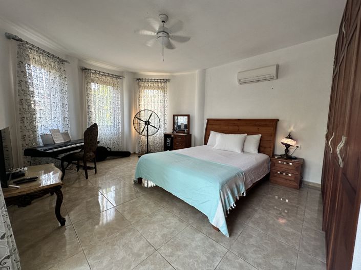 Image No.13-5 Bed Villa for sale